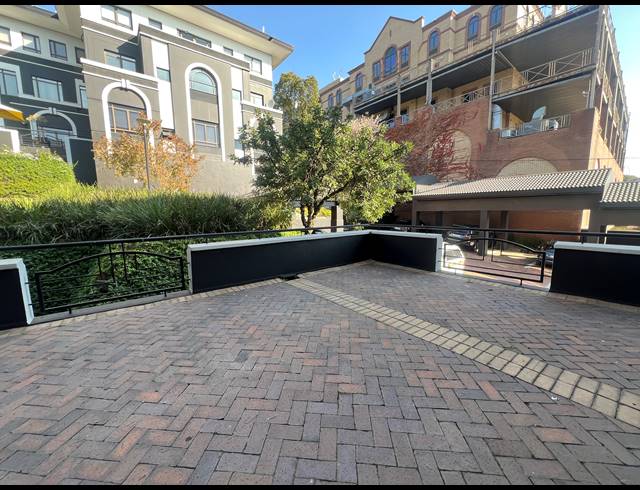188M² OFFICE TO LET IN HYDE PARK